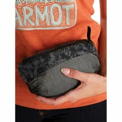 Marmot Women's PreCip Eco Printed Jacket -Camping Wear Shop 10474078x1043979 vAlt5